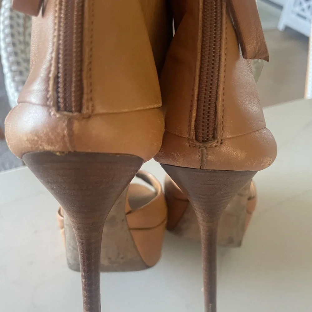Sergio Rossi stunning tan